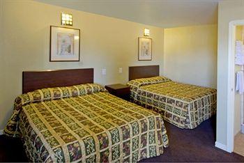 Motel Oasis Sacramento- Elk Grove 2*