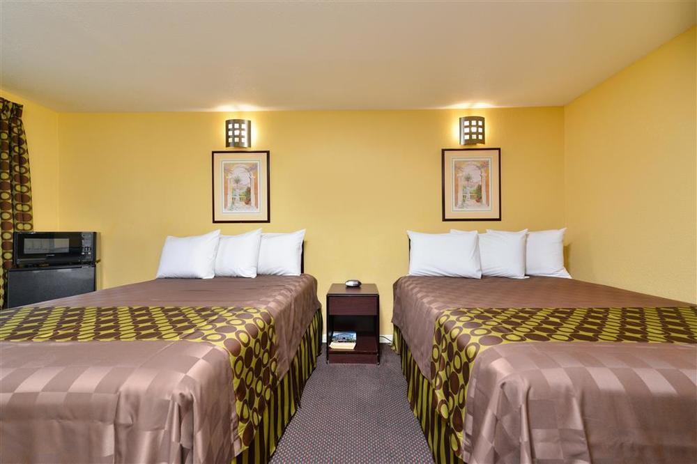 Oasis Sacramento- Elk Grove Motel 2*
